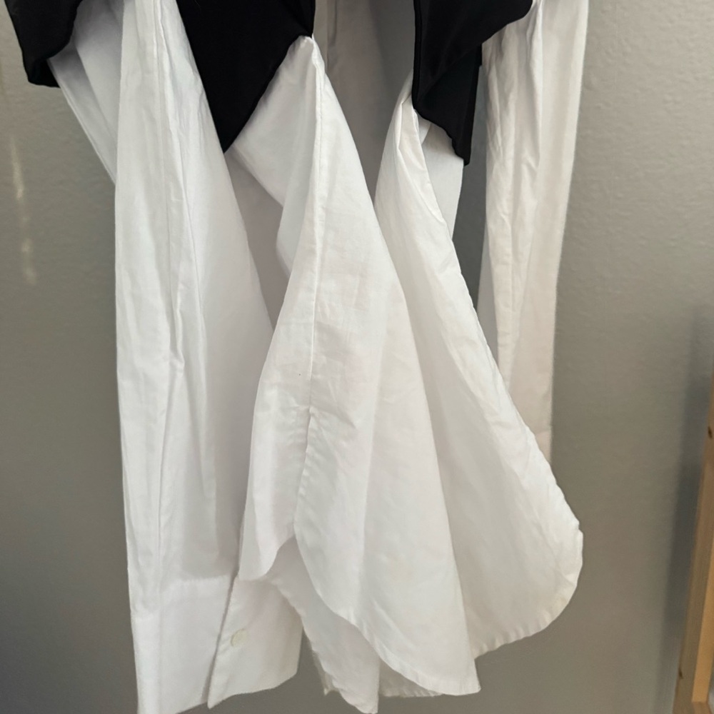 Perfect condition! Elegant Black and White Top - Picture 14 of 16